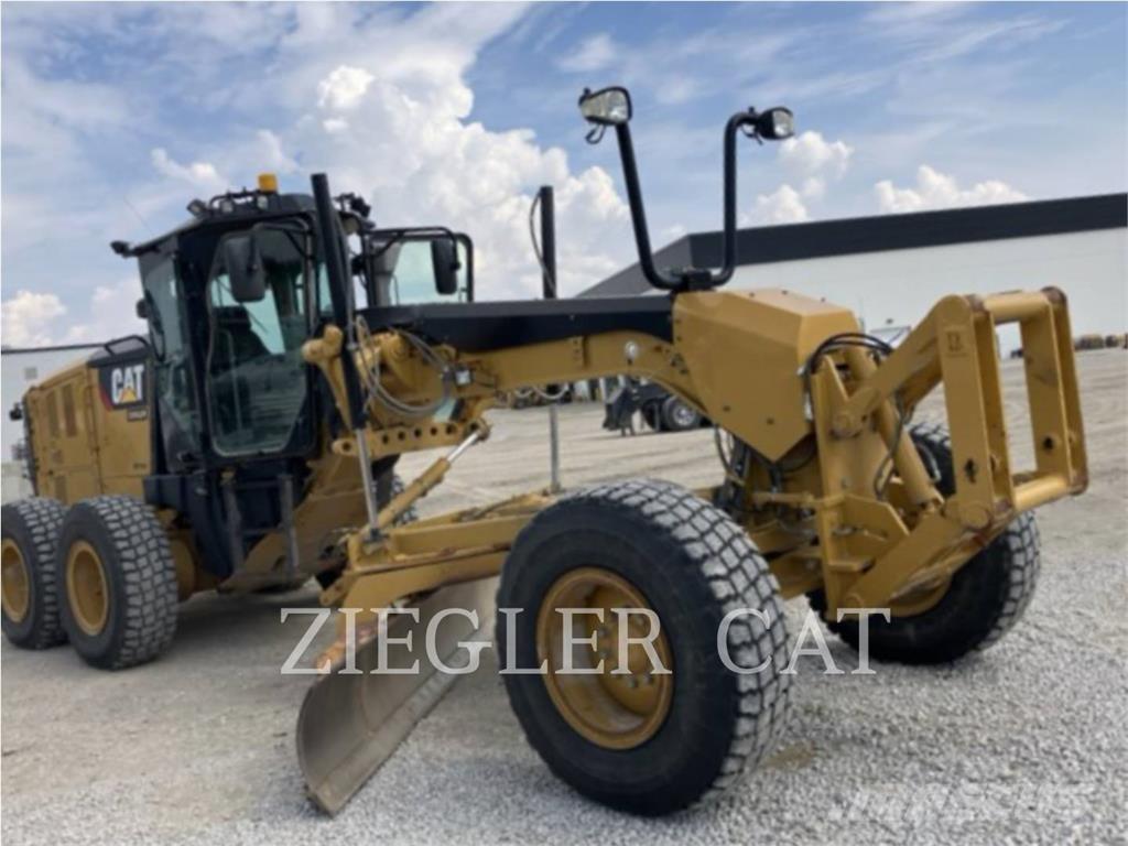 CAT 12M2 Motor Graders