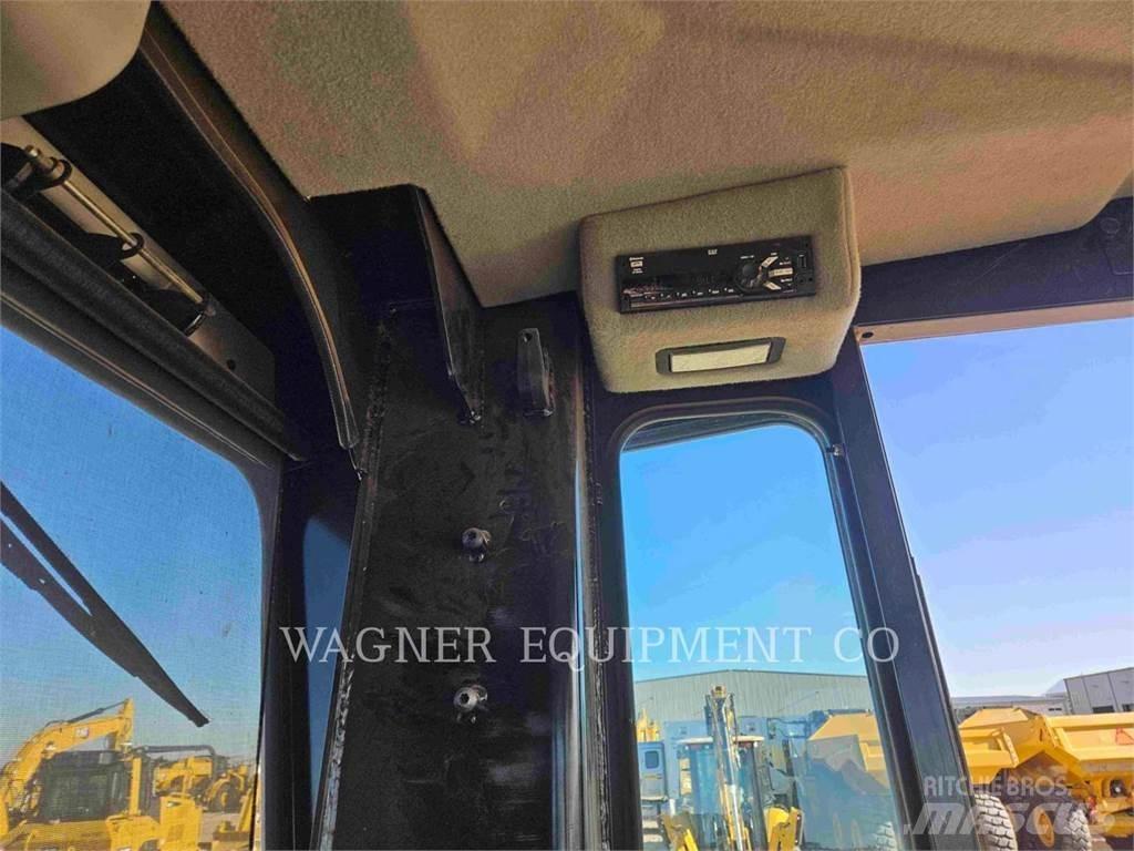 CAT 140 Motor Graders
