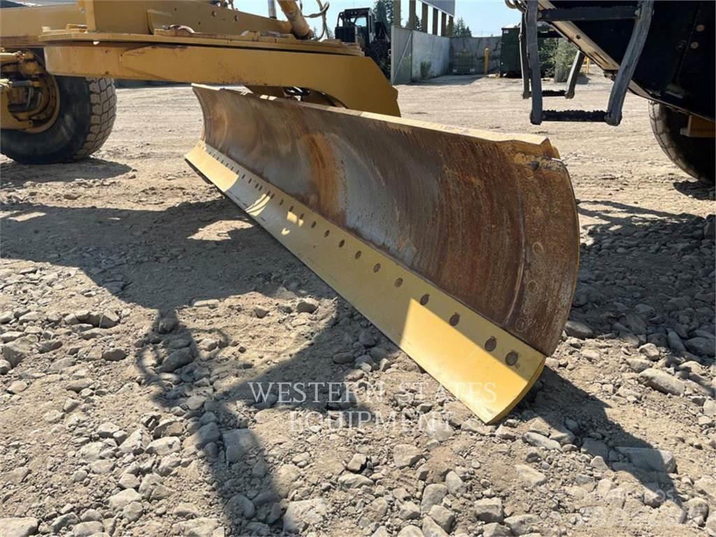 CAT 140 Motor Graders