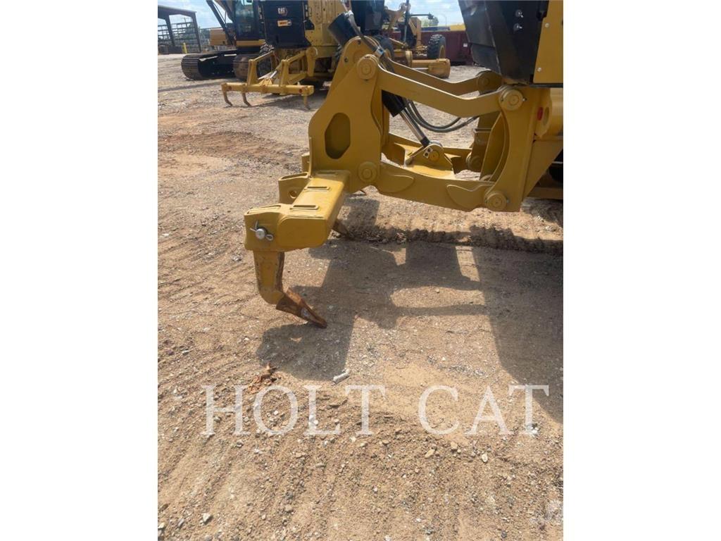 CAT 140 Motor Graders
