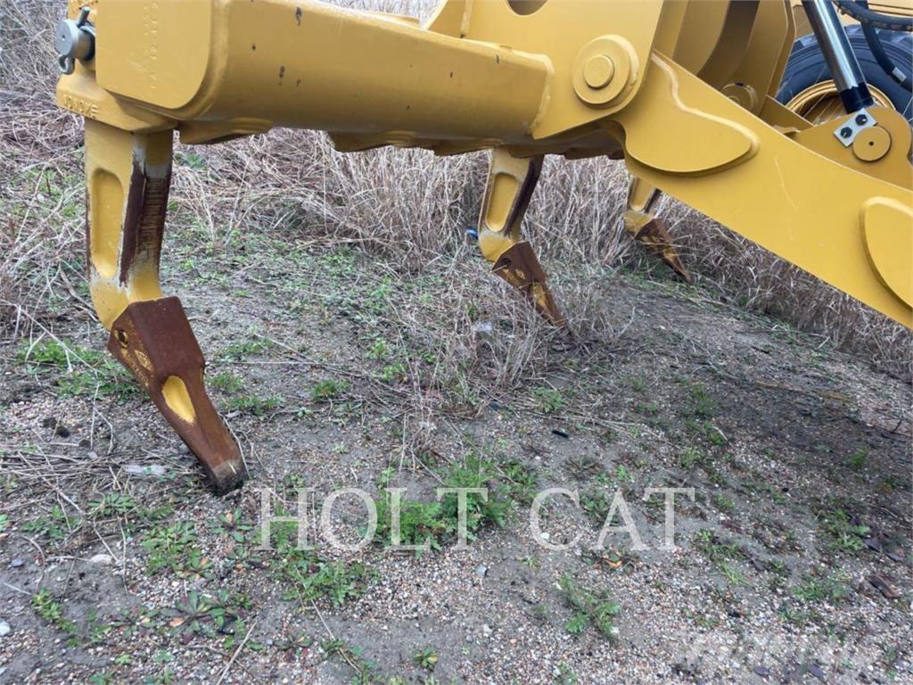 CAT 140 Motor Graders