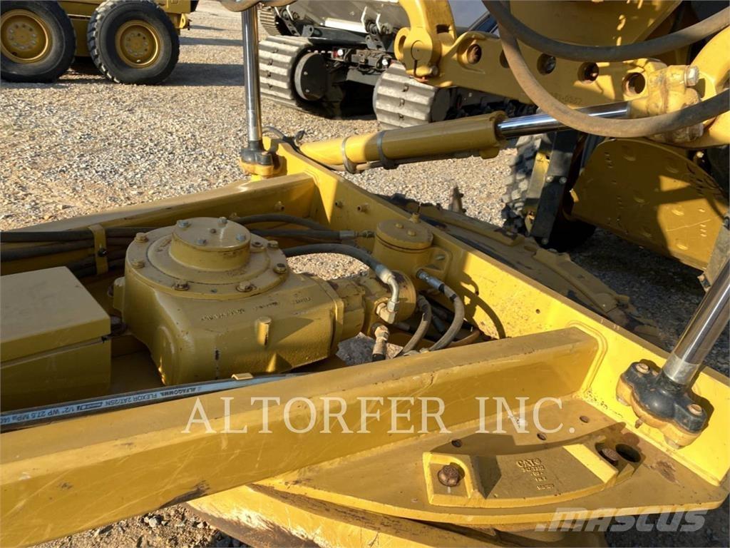 CAT 140 Motor Graders