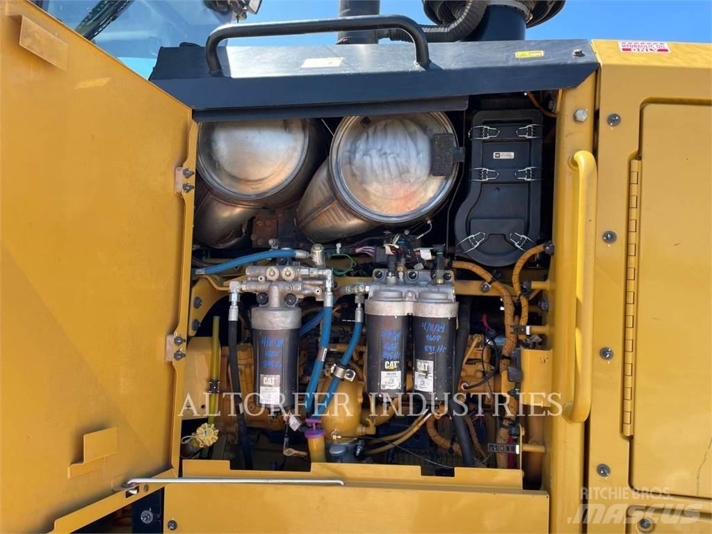 CAT 150-15 Motor Graders