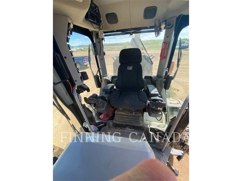 CAT 150-15 Motor Graders