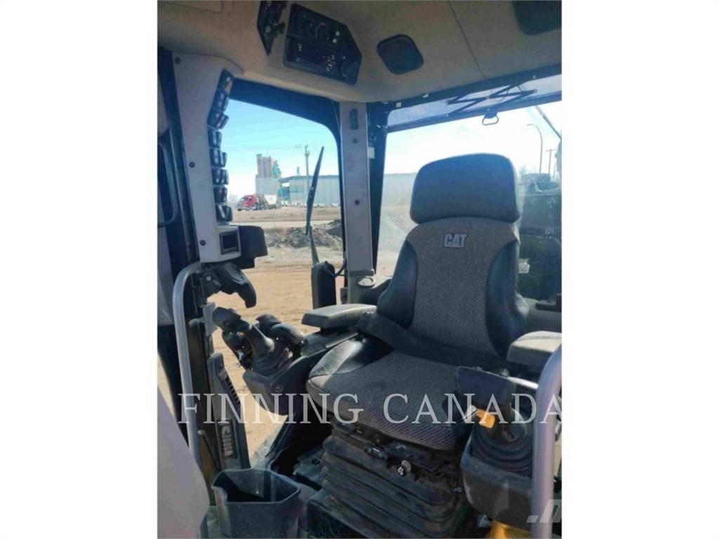 CAT 150-15 Motor Graders