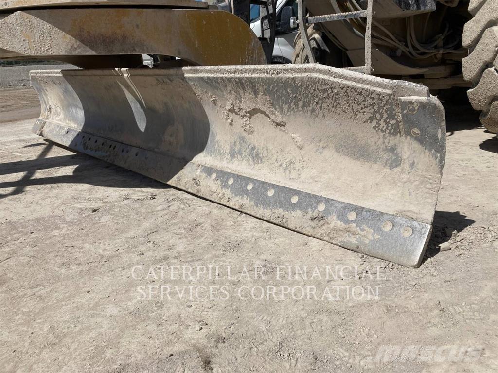 CAT 16M Motor Graders