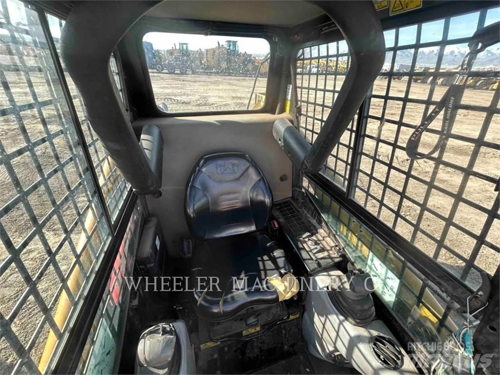 CAT 226B MA11 Skid Steer Loaders