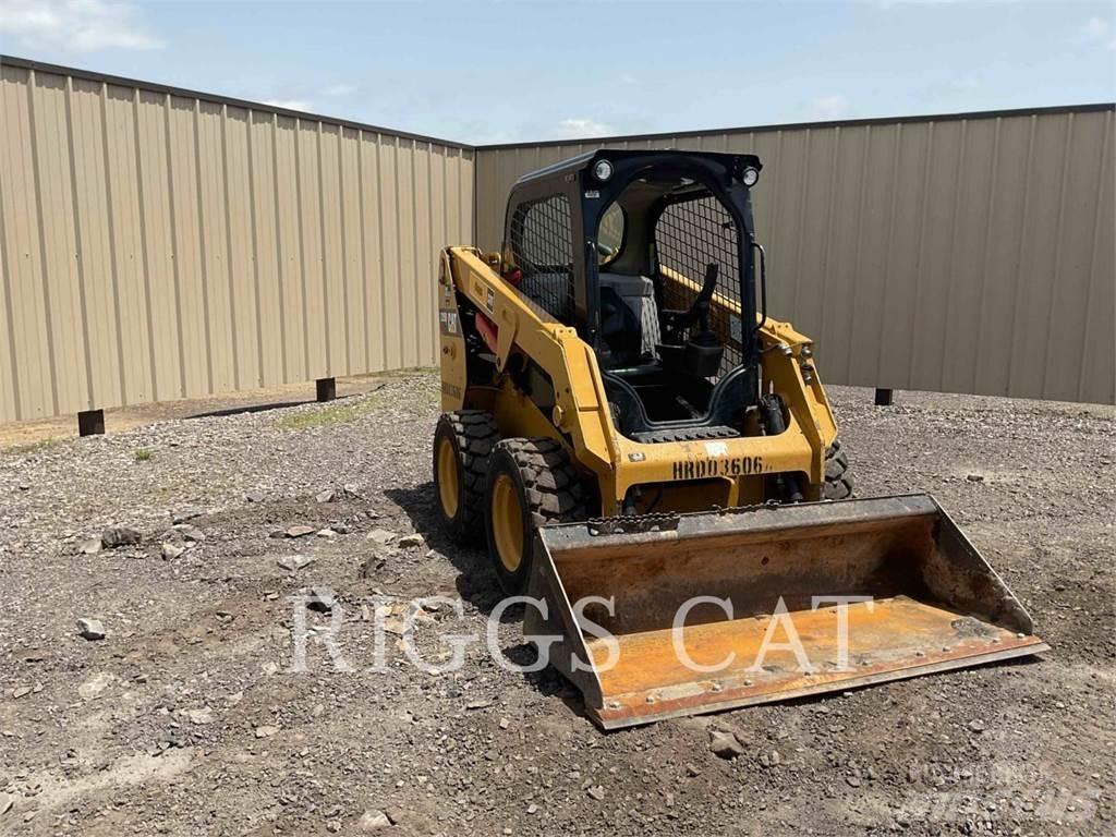 CAT 226D Skid Steer Loaders