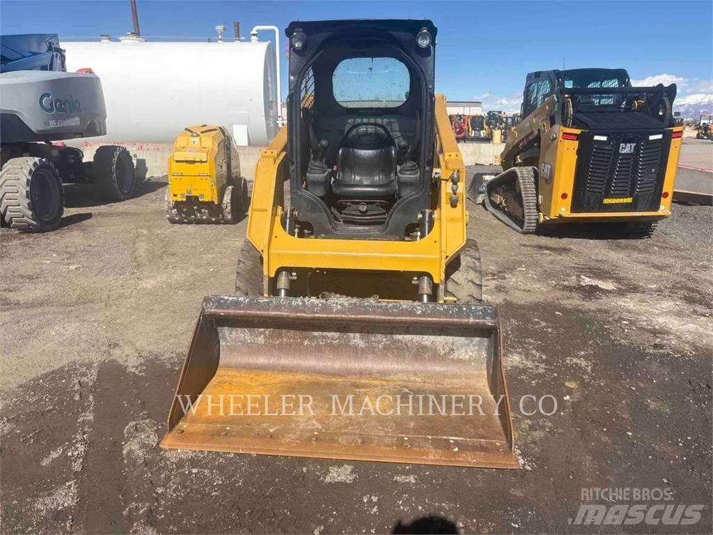 CAT 226D C1-H2 Skid Steer Loaders