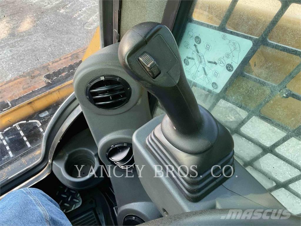 CAT 226D3 Skid Steer Loaders