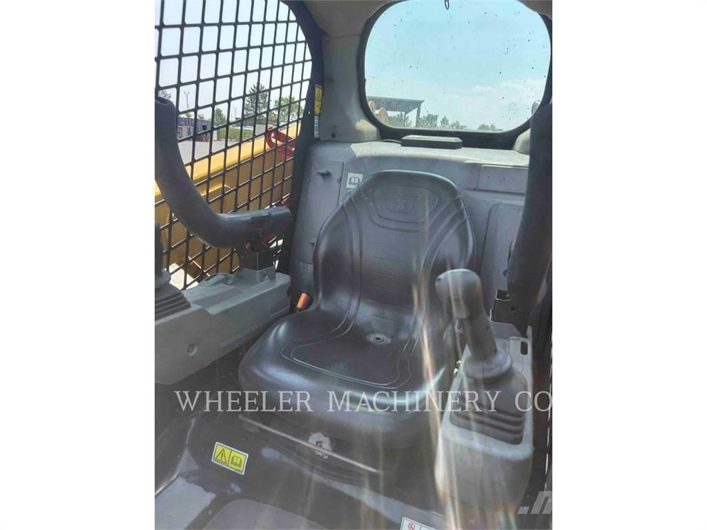 CAT 226D3 C1H2 Skid Steer Loaders