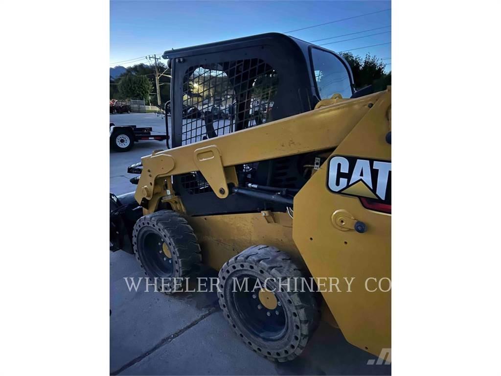 CAT 226D3 C1H2 Skid Steer Loaders