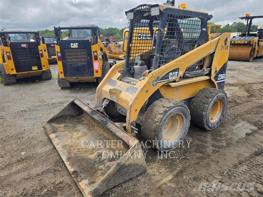 CAT 236 B Skid Steer Loaders