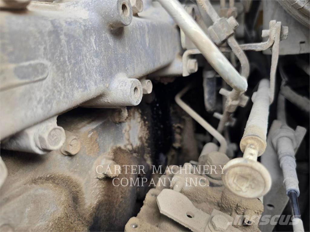 CAT 236 B Skid Steer Loaders