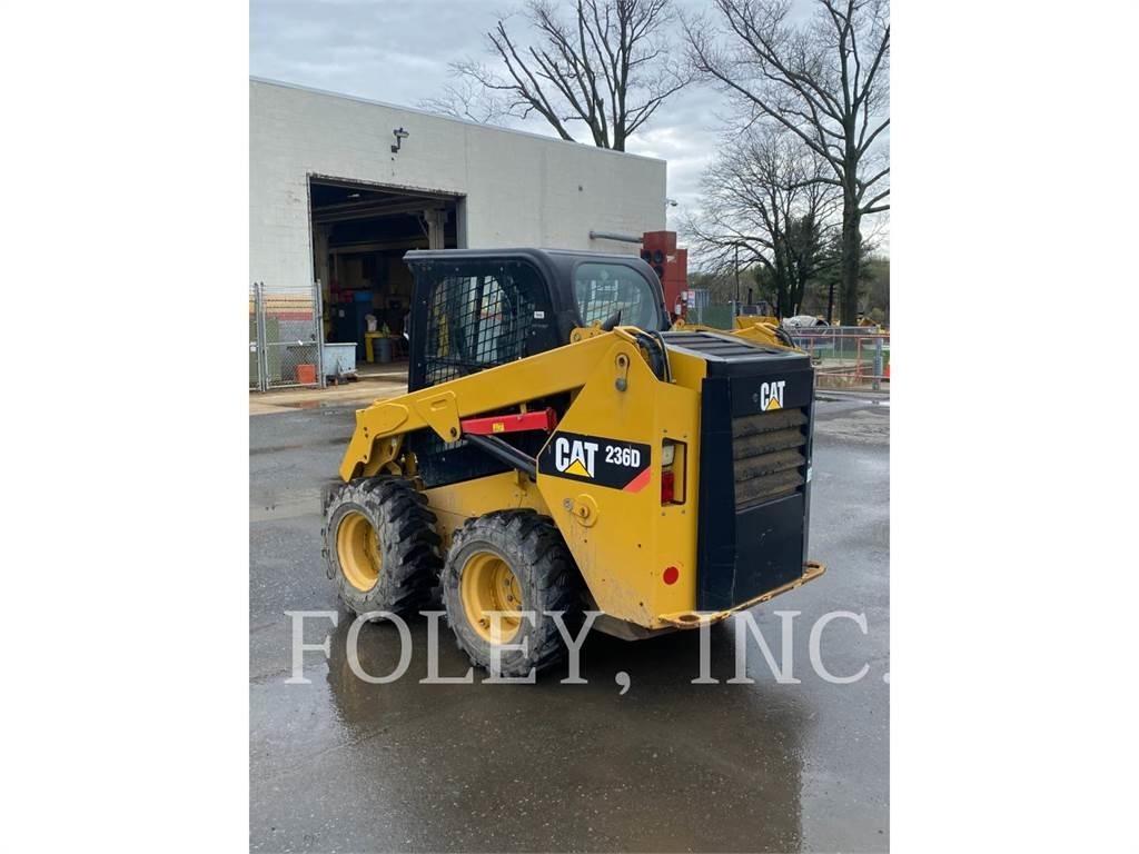 CAT 236D Skid Steer Loaders