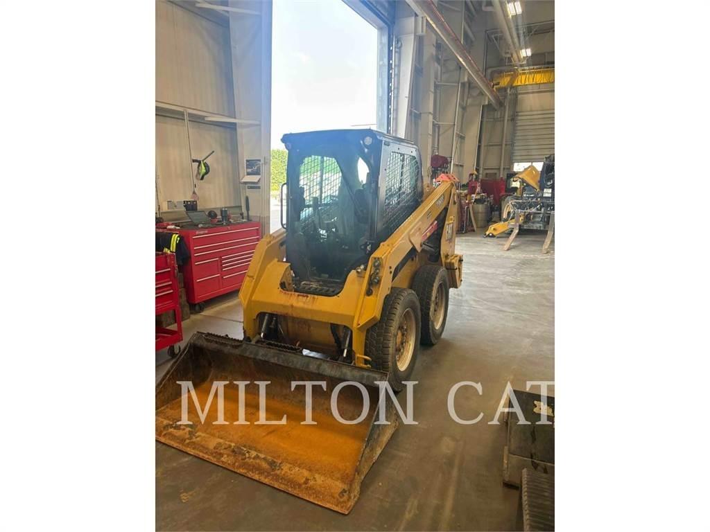 CAT 236D 3 Skid Steer Loaders