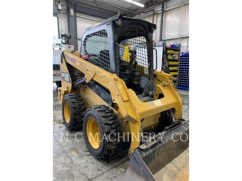 CAT 236D H2CN Skid Steer Loaders