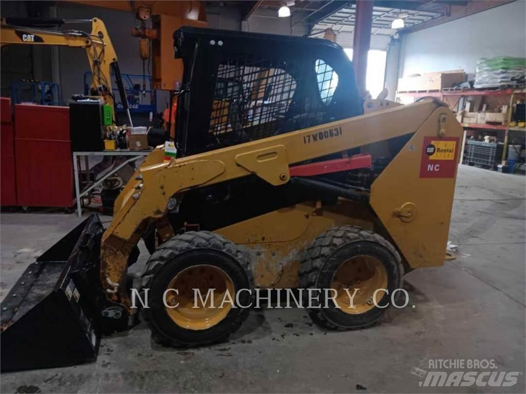 CAT 236D H2CN Skid Steer Loaders
