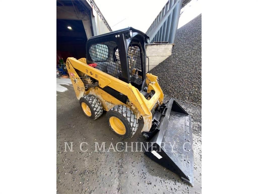 CAT 236D H2CN Skid Steer Loaders