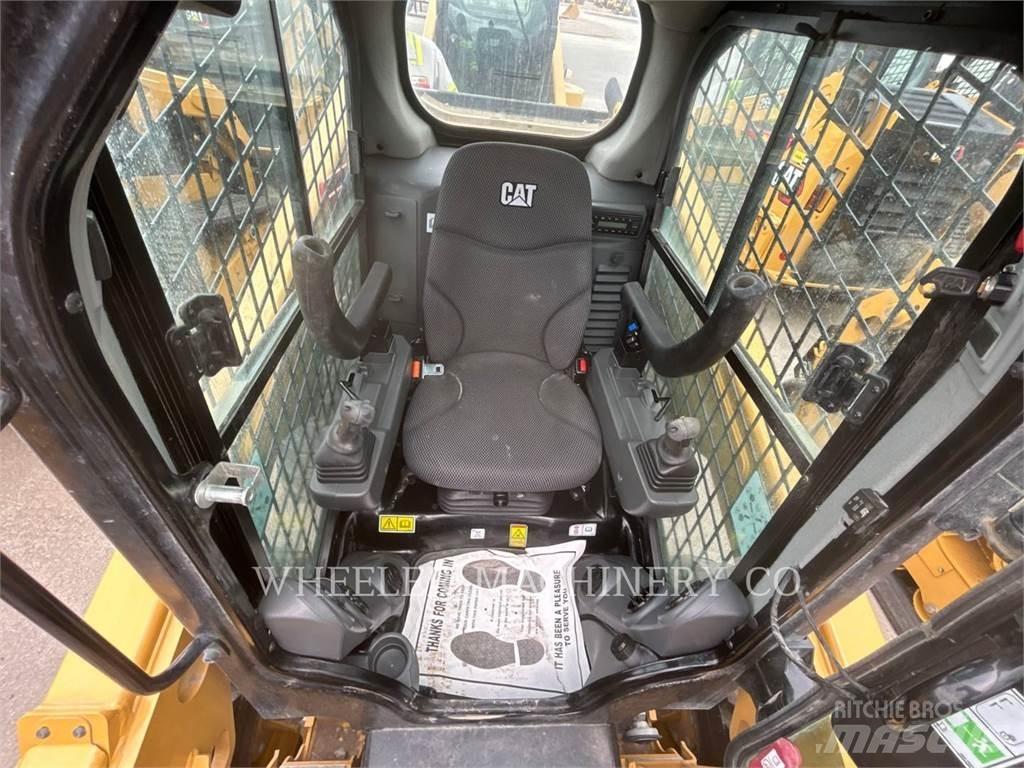 CAT 236D3 C3H2 Skid Steer Loaders