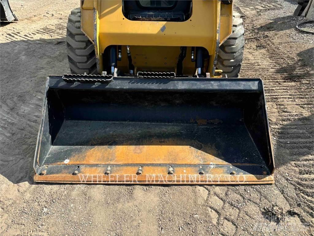 CAT 236D3 C3H2 Skid Steer Loaders