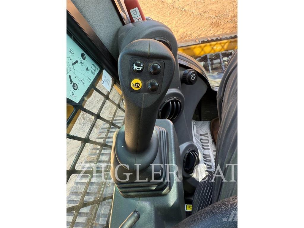 CAT 239D3 Crawler Loaders