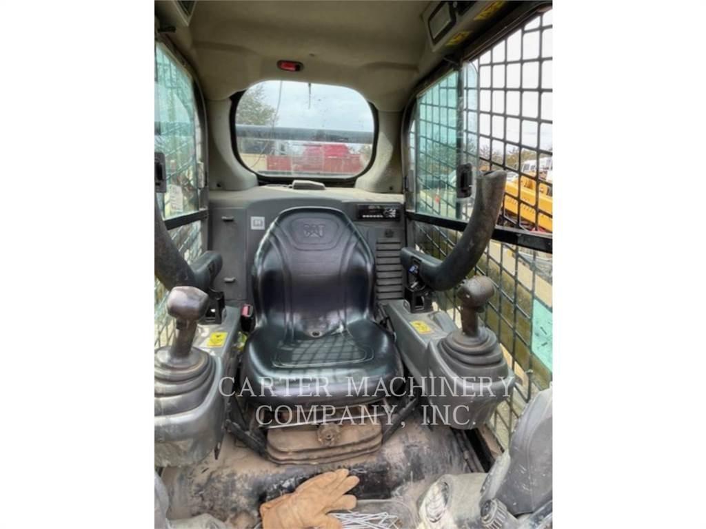 CAT 242D Skid Steer Loaders