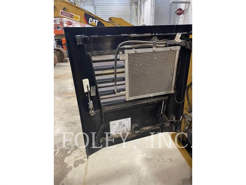 CAT 242D Skid Steer Loaders