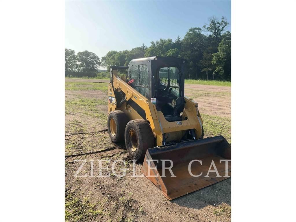 CAT 242D Skid Steer Loaders