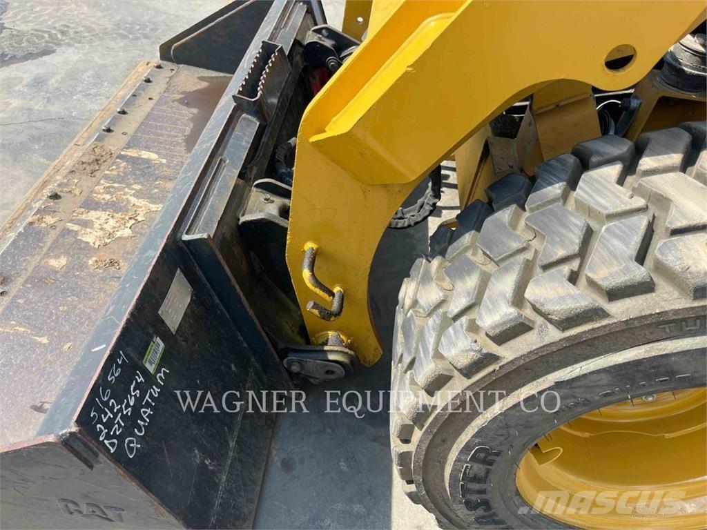 CAT 242D Skid Steer Loaders
