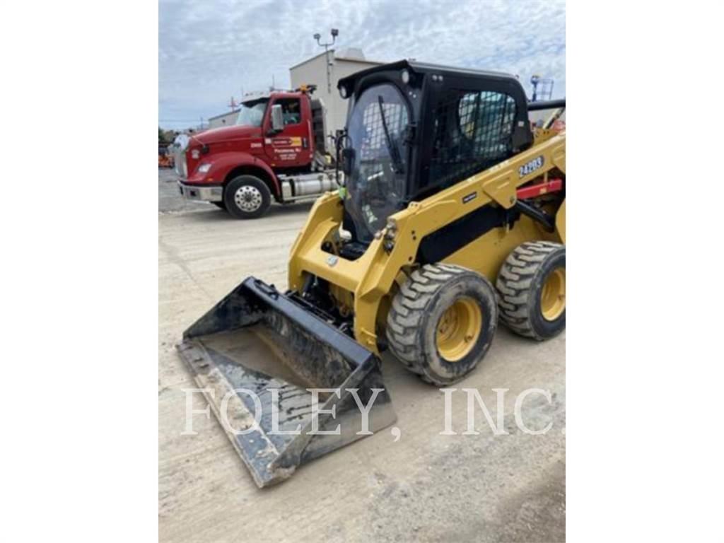 CAT 242D3 Skid Steer Loaders