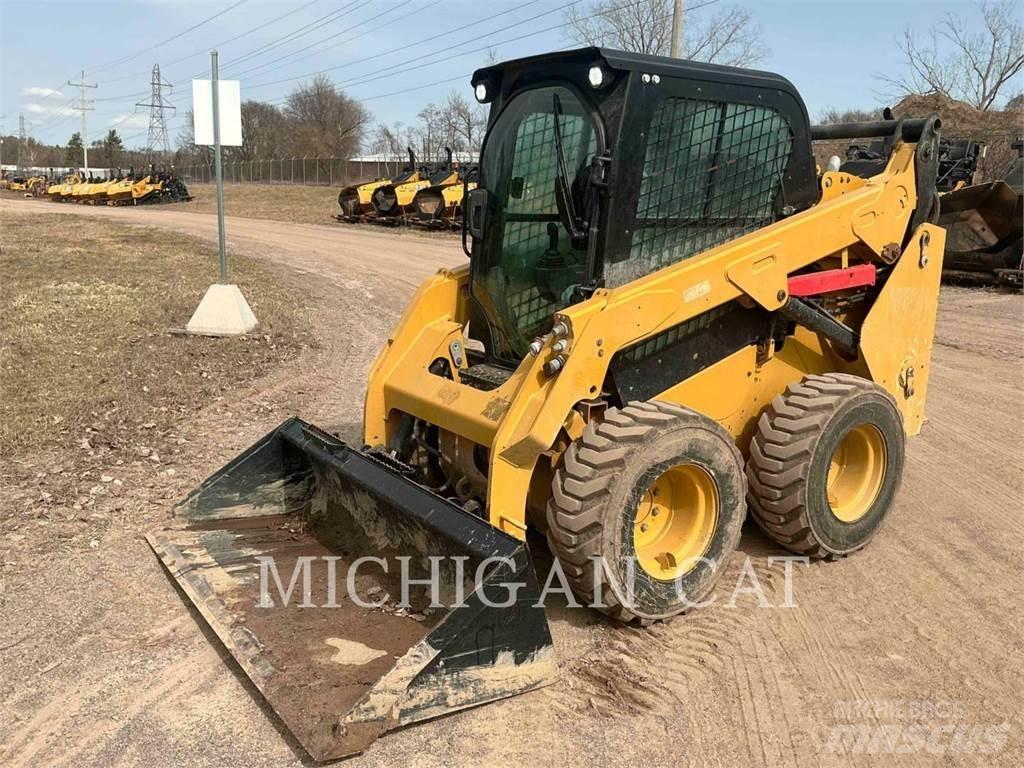 CAT 242D3 A2Q Skid Steer Loaders