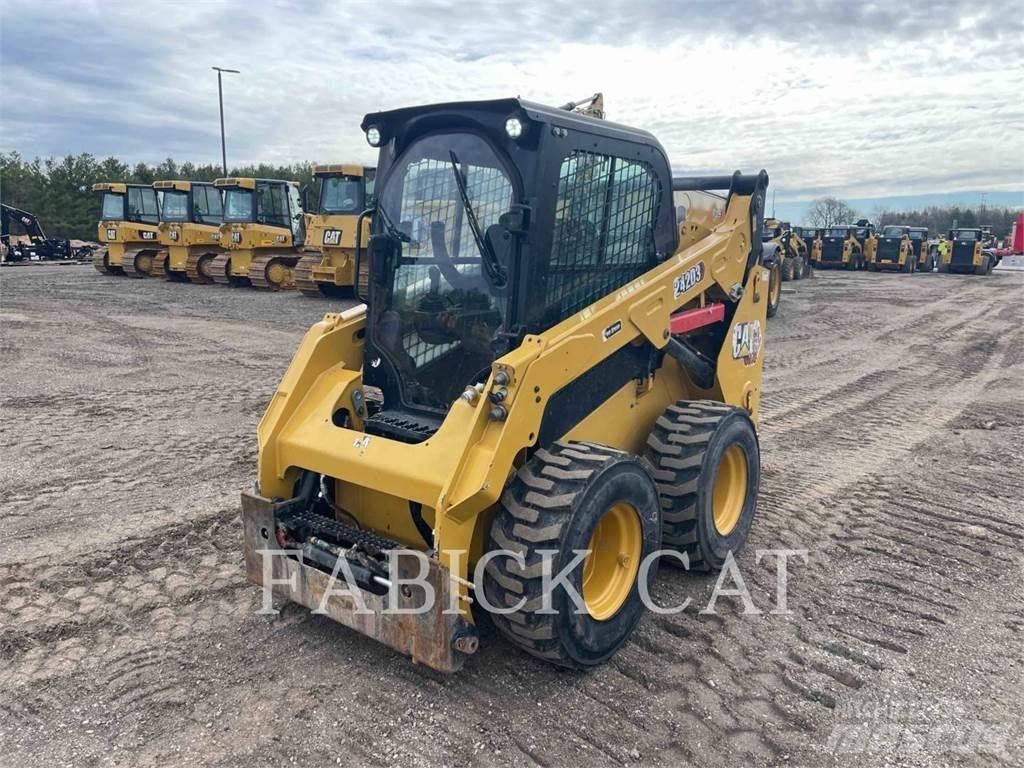 CAT 242D3 C3H2 Skid Steer Loaders