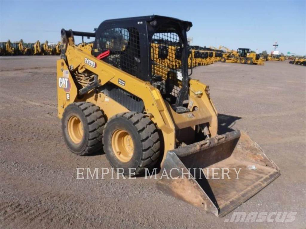 CAT 242D3 HF Skid steer loaders