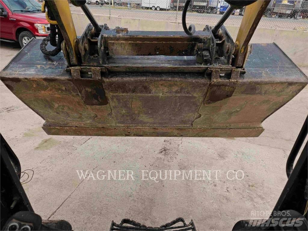 CAT 262D Skid Steer Loaders