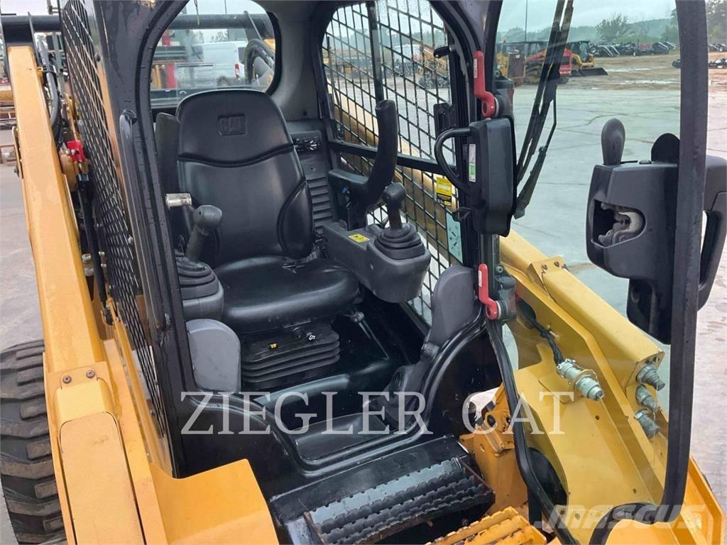CAT 262D Skid Steer Loaders
