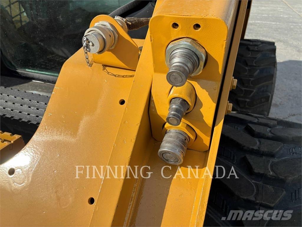 CAT 262D Skid Steer Loaders