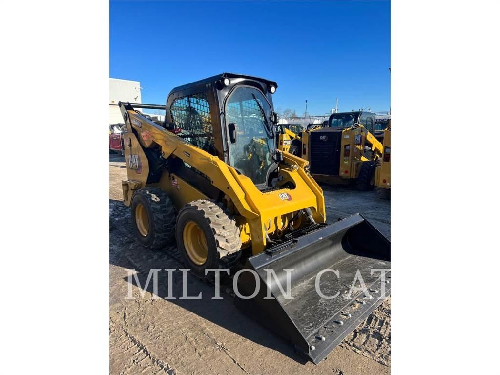 CAT 262D 3 Skid Steer Loaders