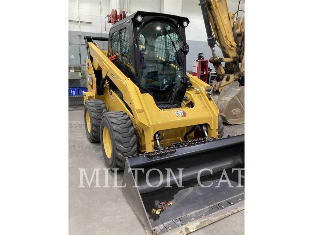 CAT 262D 3 Skid Steer Loaders