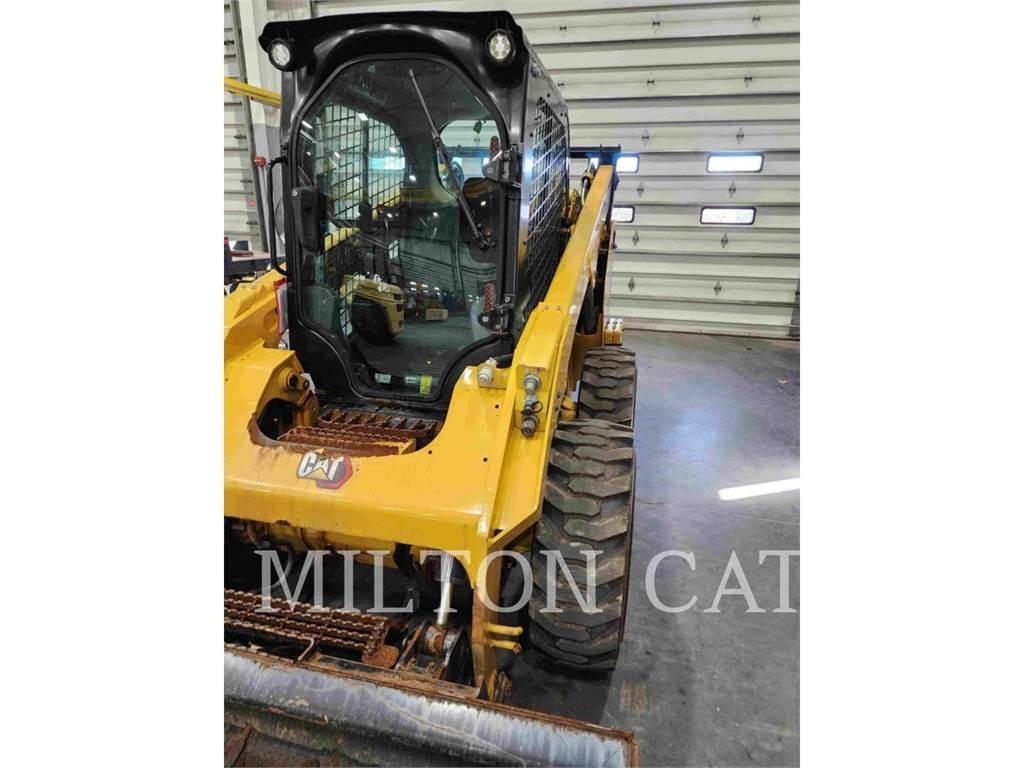 CAT 262D 3 Skid Steer Loaders