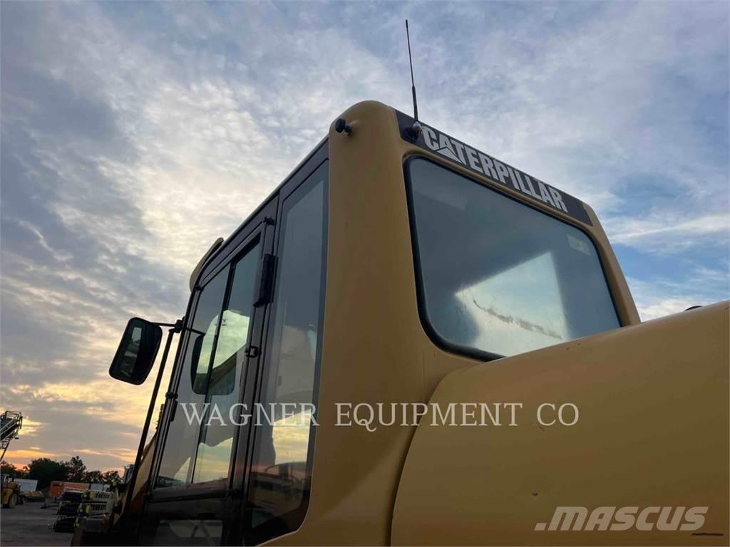 CAT 320CL Crawler Excavators