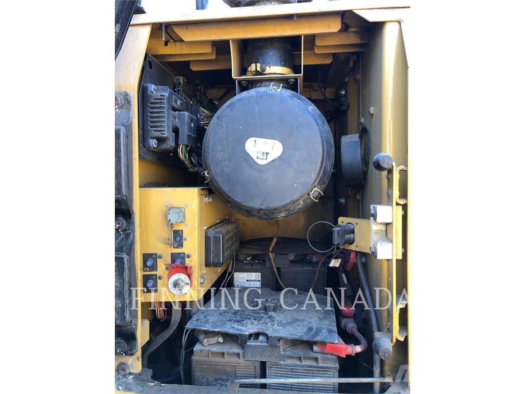 CAT 320D2 FM Forestry Excavators