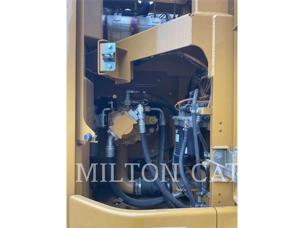CAT 32507 Crawler Excavators