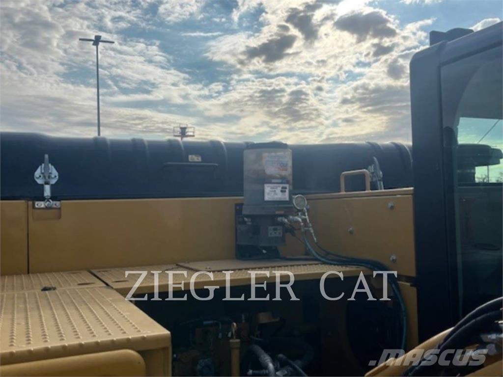 CAT 326FL Crawler Excavators