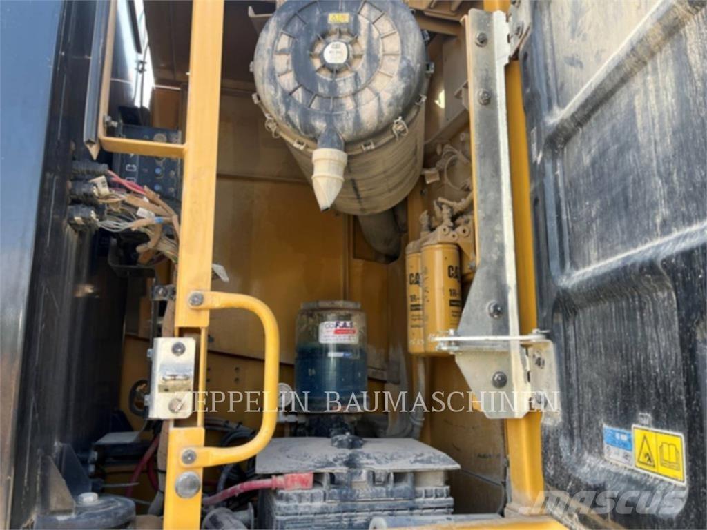 CAT 336FLN Crawler Excavators