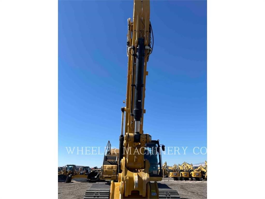 CAT 352 Crawler Excavators