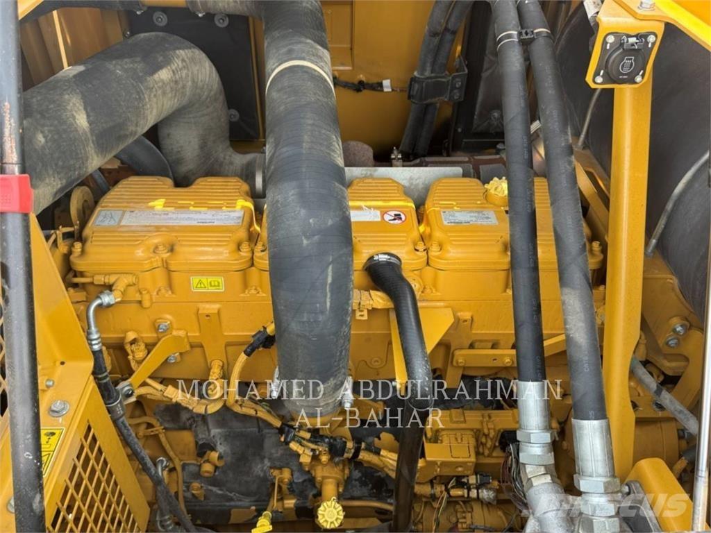 CAT 395 Crawler Excavators