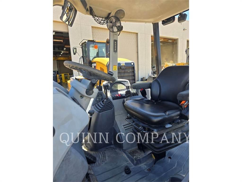 CAT 415F2 IL Backhoe Loaders