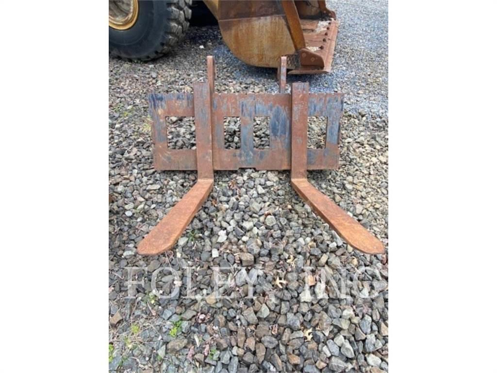 CAT 48 PALLET FORKS Forks