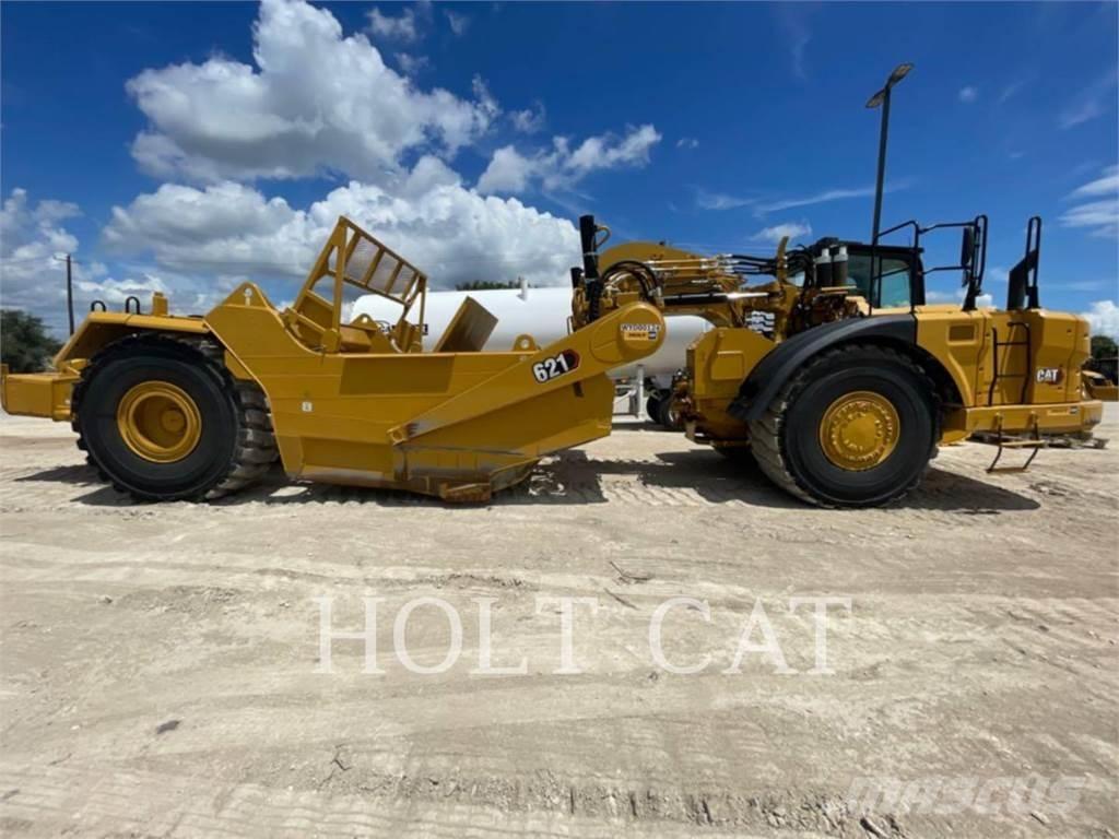 CAT 621 Scrapers